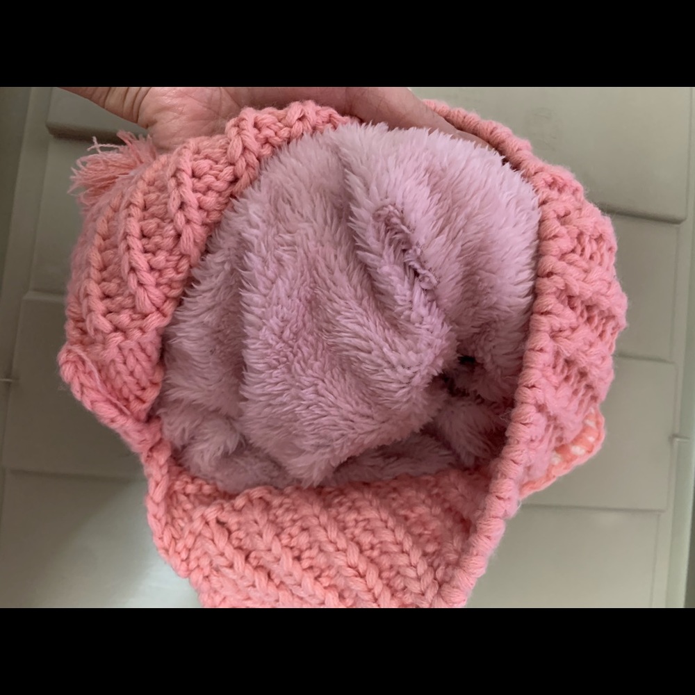 Winter hat - Picture 3 of 3